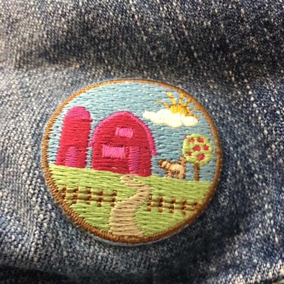 Adorable Baby Gap Denim Skirt with Embellishments - Picture 4 of 8